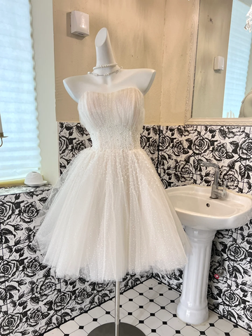 White Ball Gown Sweetheart Neck Beaded Tulle Short Homecoming Dress Birthday Dress HZ1023